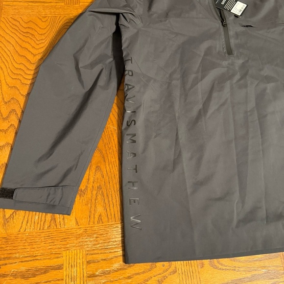 NEW Travis Mathew Men's On Course Golf Jacket Black Sz M Waterproof Lightweight - Picture 4 of 15